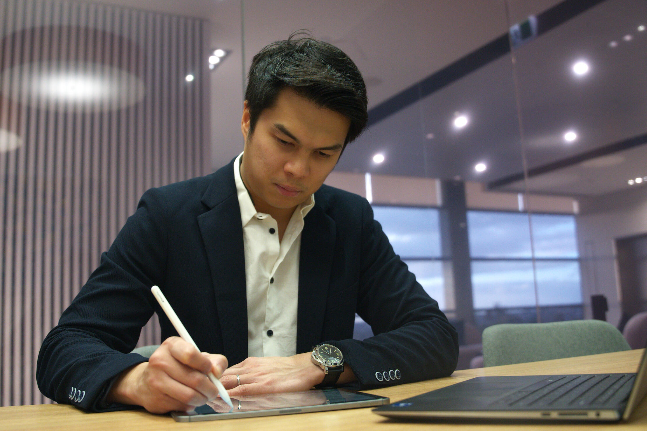 Enrico Nenggala, mortgage broker, helping Australians plan their property and finance strategy.